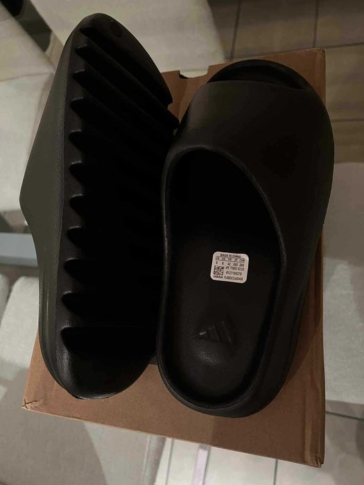 Yeezy Slides 42 и 43 номер