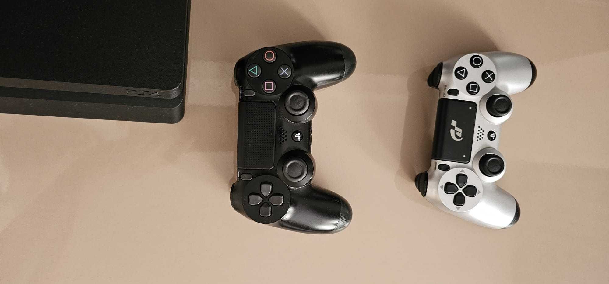 Play Station 4 (PS4), Slim, 1 TB + 2 Controllere