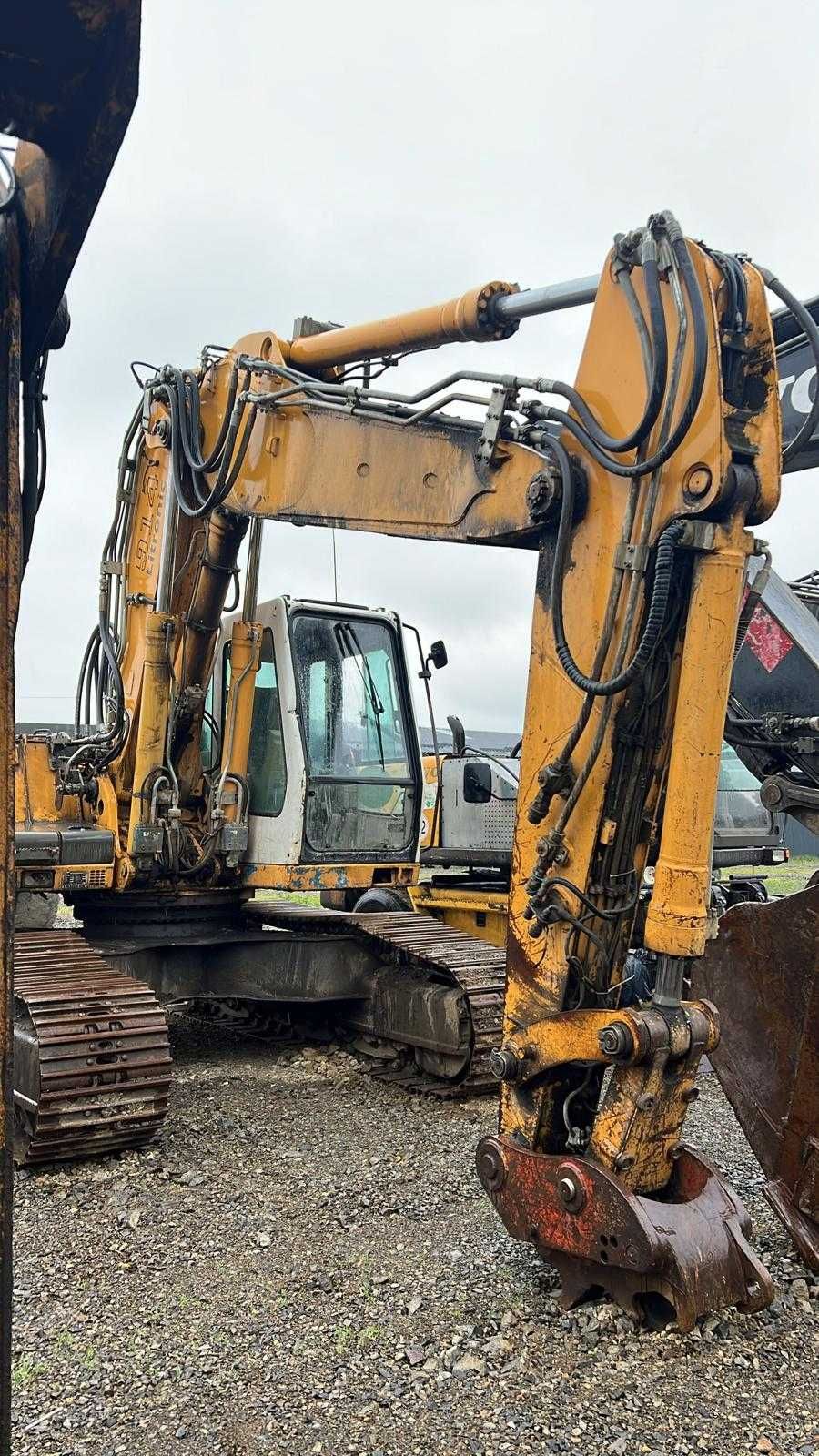 Vand Excavator pe senile Liebherr 914