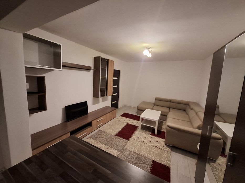 Garsonieră decomandată 34 mp, etaj 2/4, mobilată, utilată, centrală pr