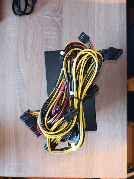 Sursa alimentare Thermaltake