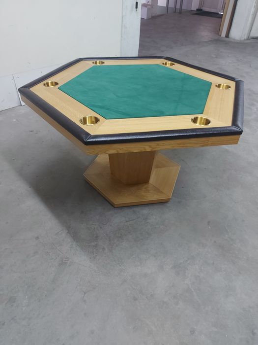 Покер маса за шестима