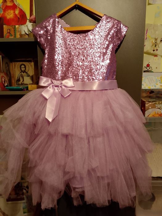 Продам платье  на6-7 лет