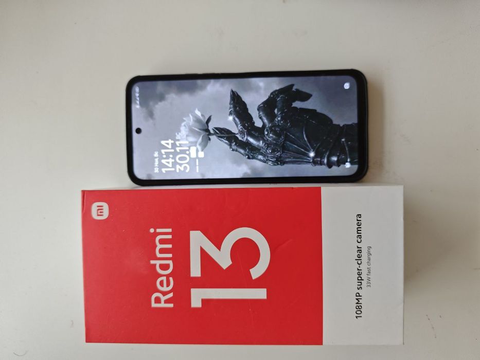 Xiaomi Redmi 13 • 8/256 ГБ • Синий
Состояние отличное, всё работает бе