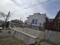 Vând casă în Reghin+ 6 ari teren, zonă liniștită, priveliște superbă