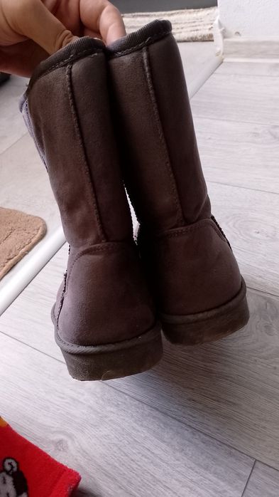 Ghete tip UGG mărimea 39