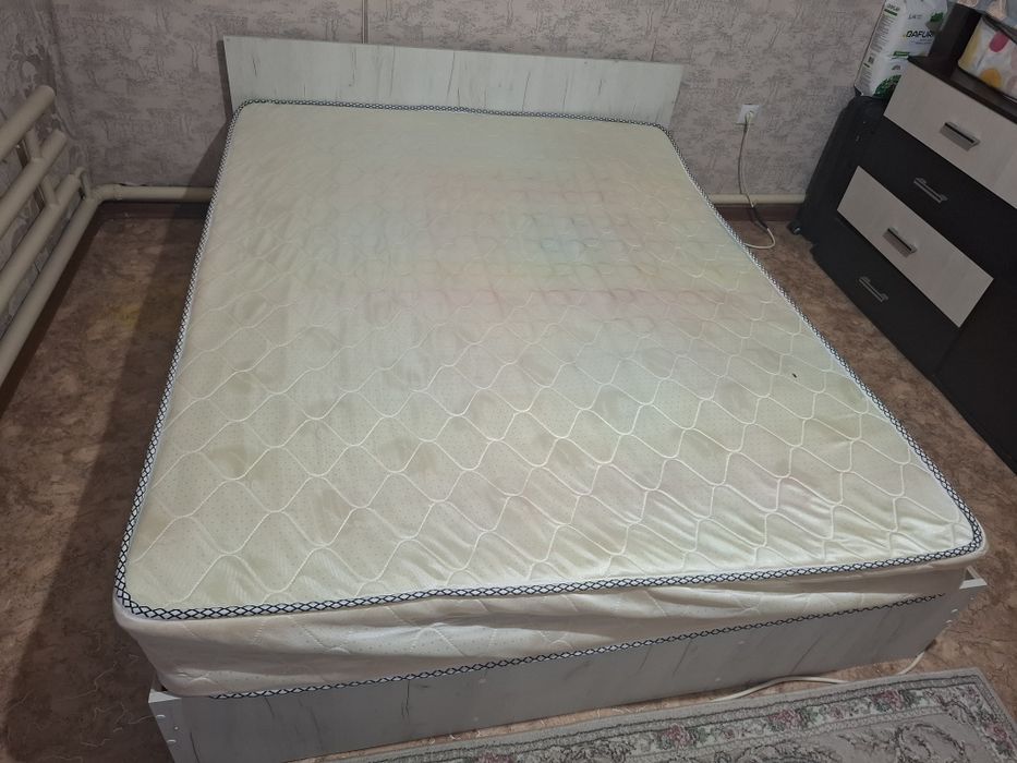 Двухместная кровать