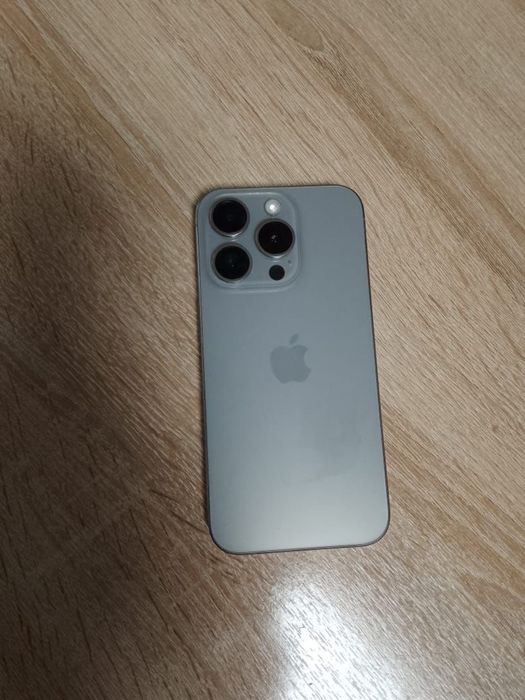 Iphone 15 pro серебристый