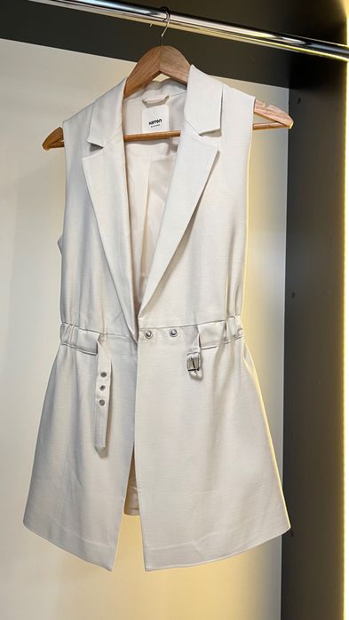 Бежов елек с колан