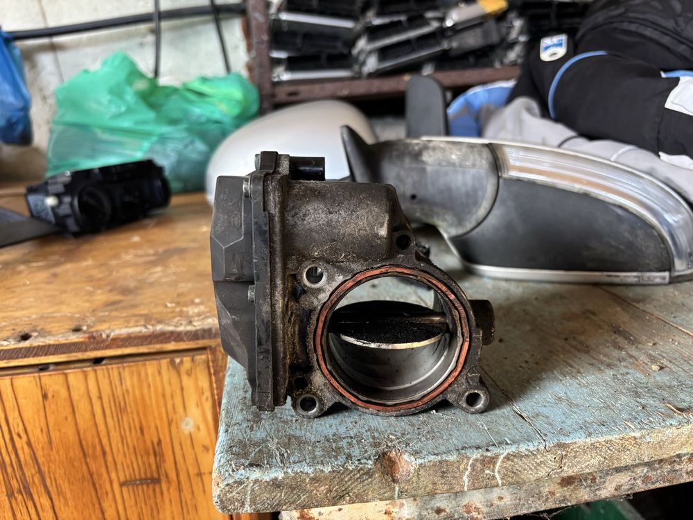 Дросел клапа Vw/ Audi/ Seat 2.0 TDI 2003- 2008г