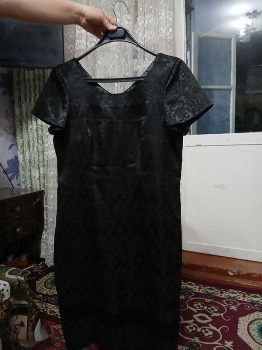 Женские платья : вечернее ,зимнее ,сарафан ,курка джинсовая .