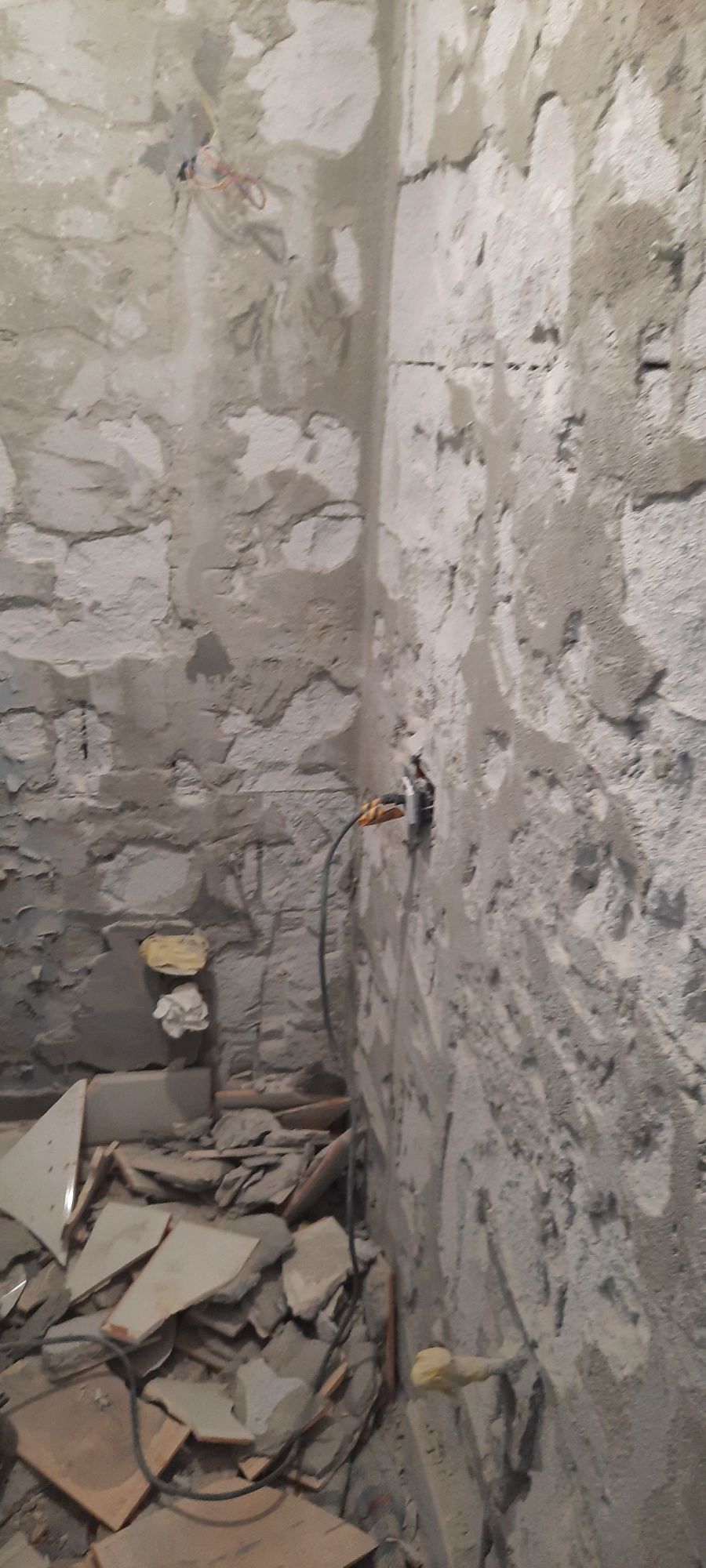 Decopertări gresie fainata taiere pereți beton