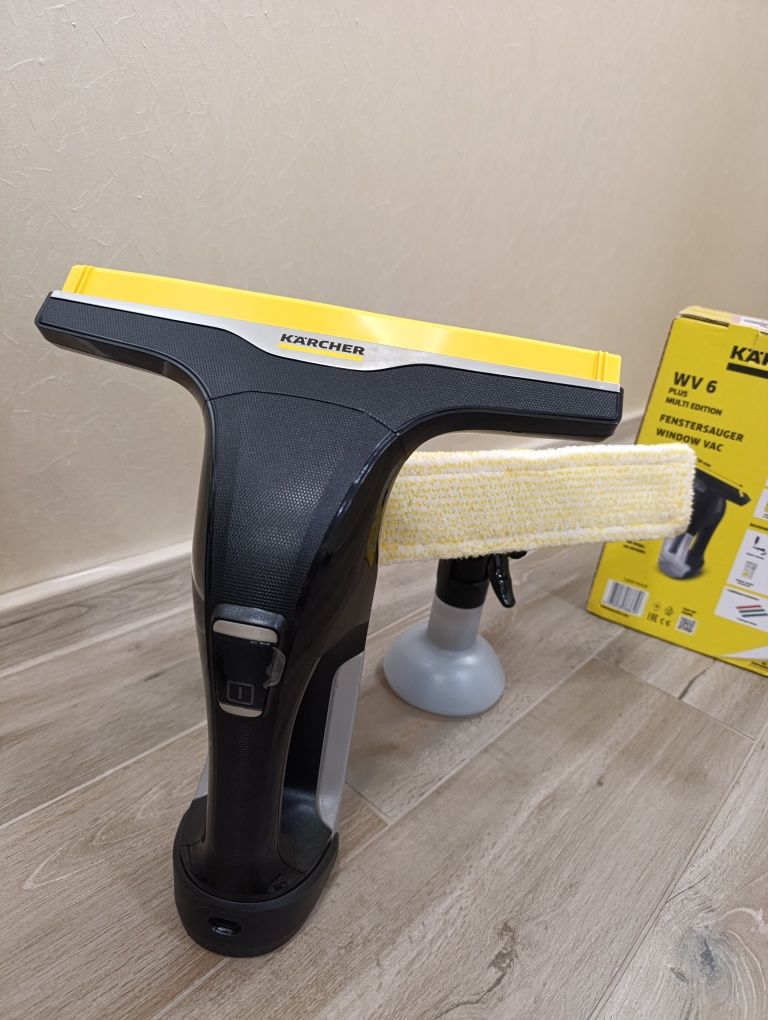 Акумулаторна прахосмукачка за прозорци KARCHER WV6