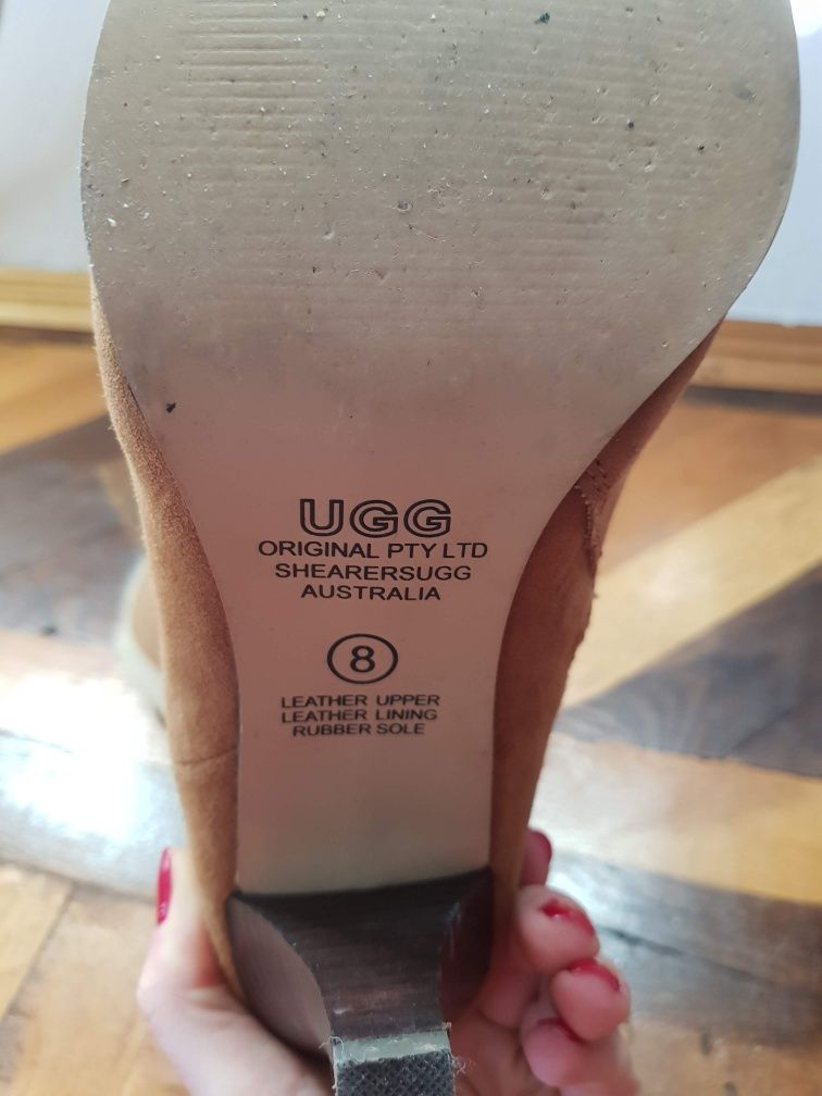 UGG обувки на нисък ток