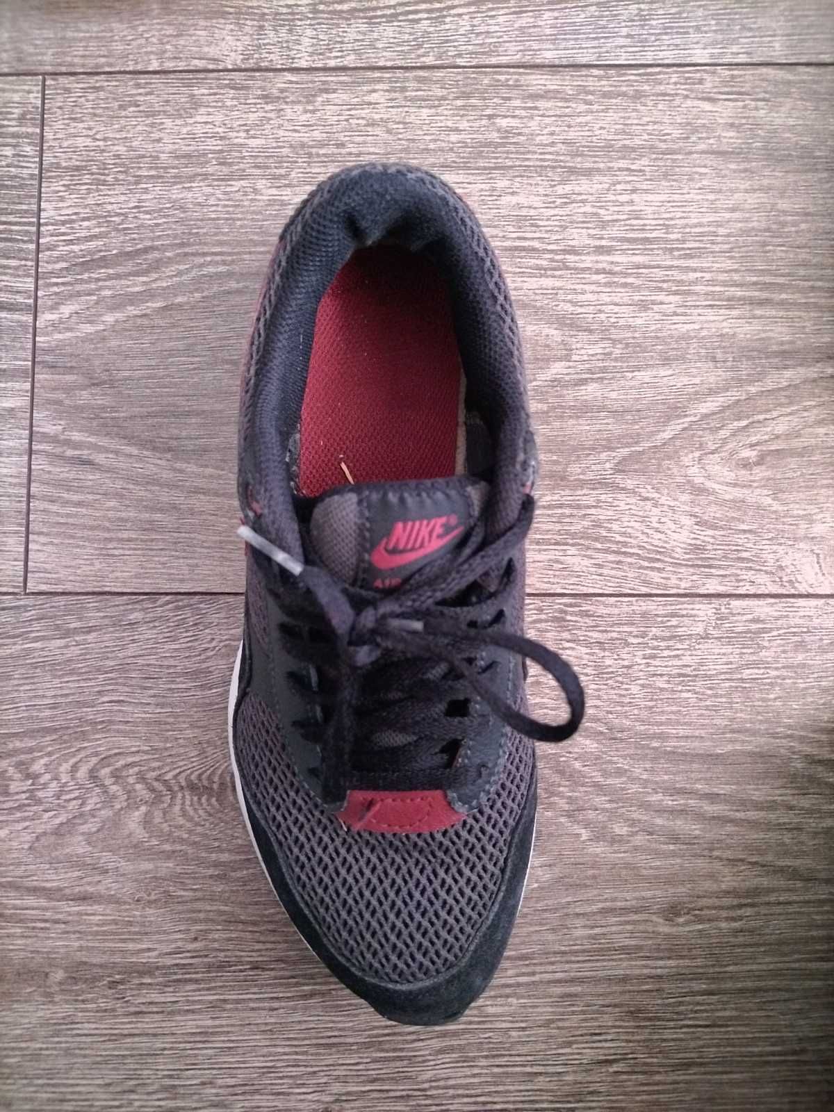 Маратонки nike airmax 36 номер