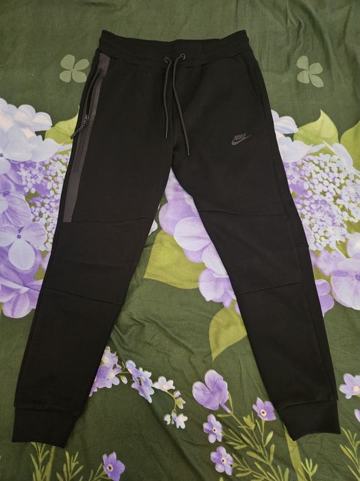 Pantaloni Nike tech marimea L