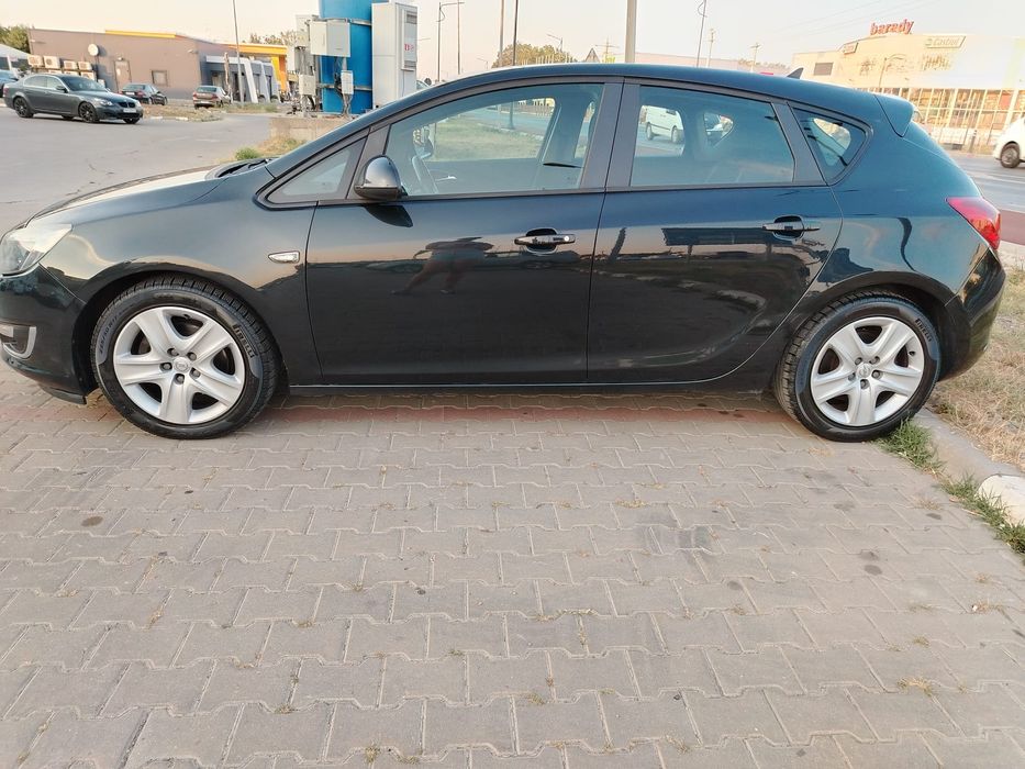 Opel Astra J 1.7 CDTI 110 CP-An 2013 - Euro 5- Negru Metalizat