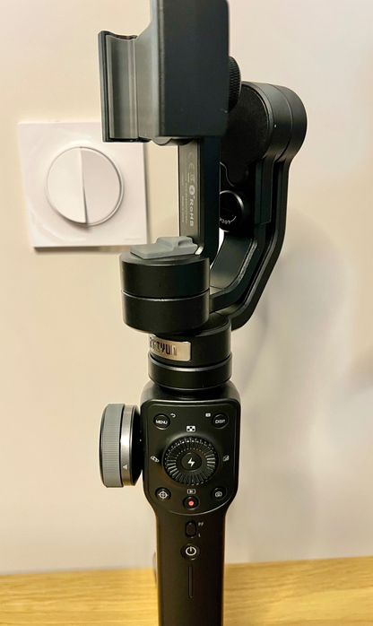 стабилизатор Zhiyun Smooth 4