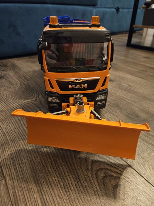 BRUDER - Distribuitor MAN TGS