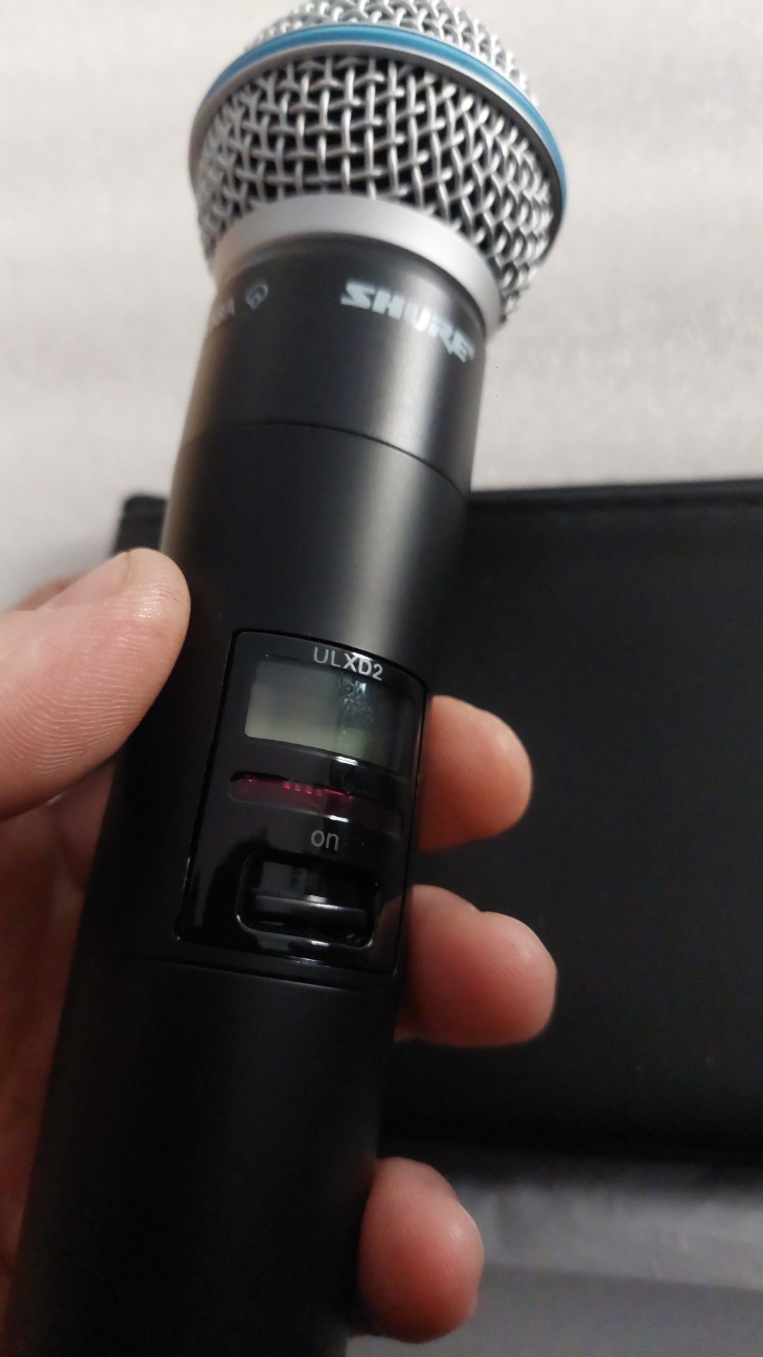 Vand microfon Shure ULXD beta 58, exact ce se vede