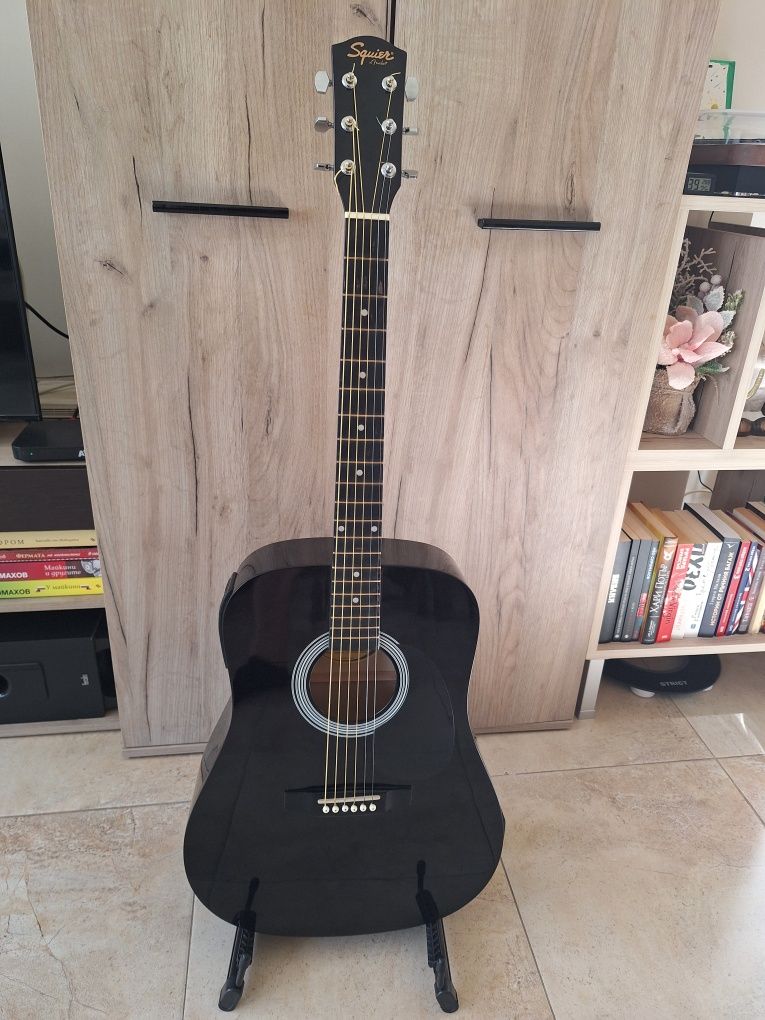 Акустична китара squier SA-105