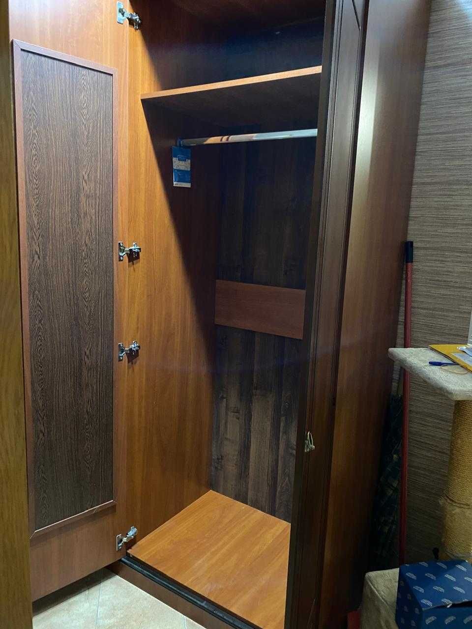 Продам хороший шкаф для вещей