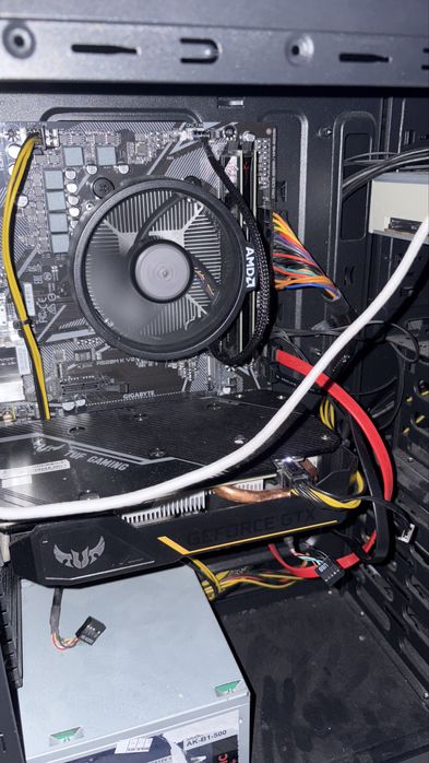 Vand ryzen 5 3600 +1650=650lei