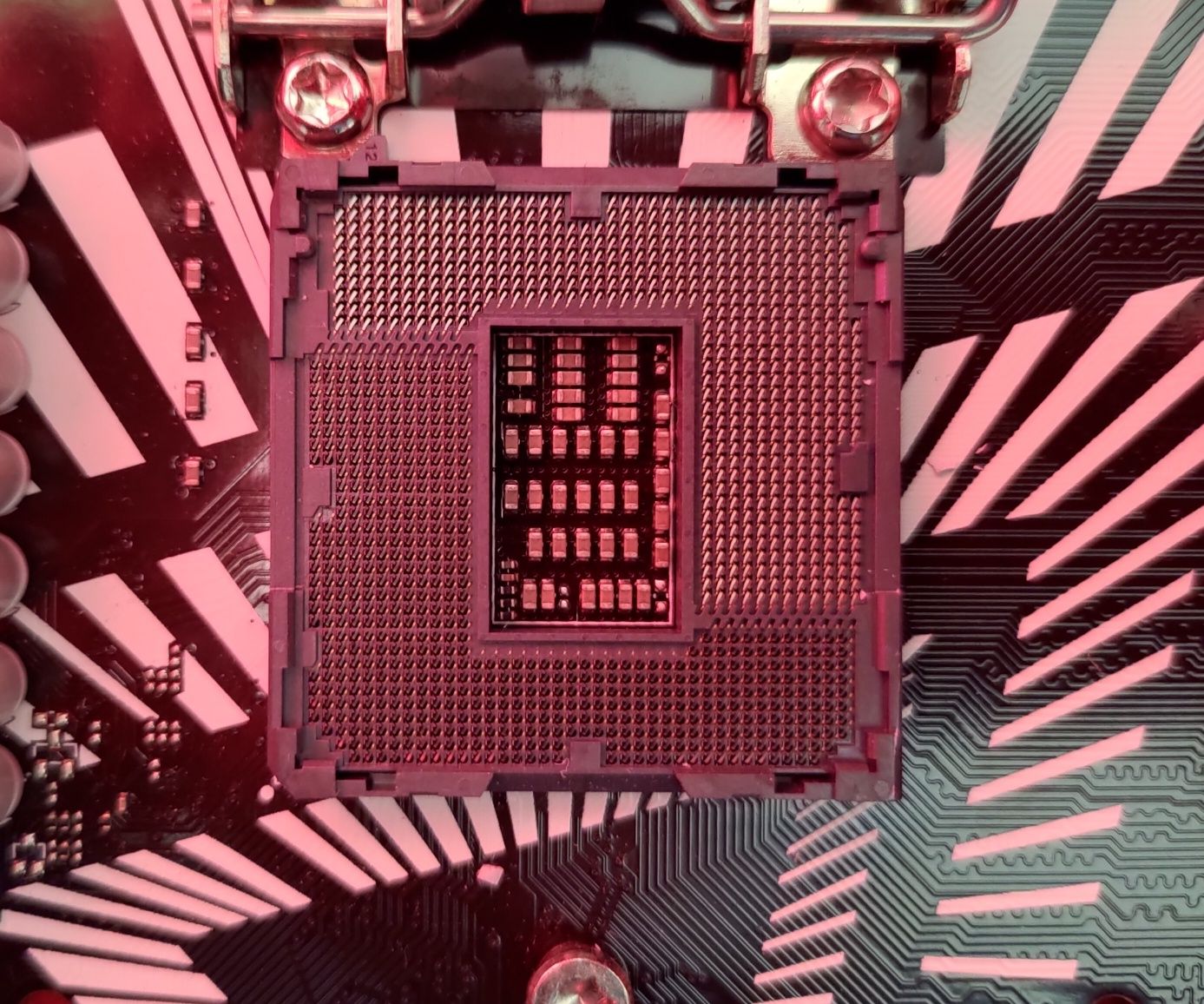 Дънo ASUS Z390M-PLUS / LGA1151 за Intel Core 8-мо и 9-то поколение
