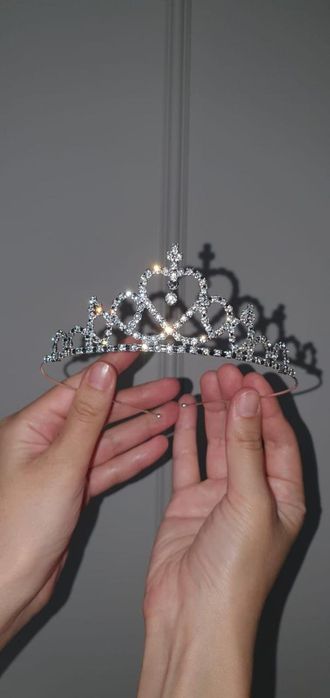 Продаю диадемы для девочек