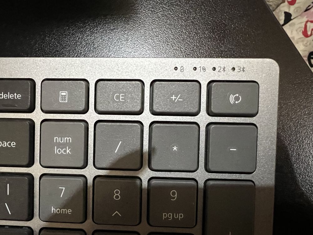 Клавиатура Dell - KB740, безжична, сива