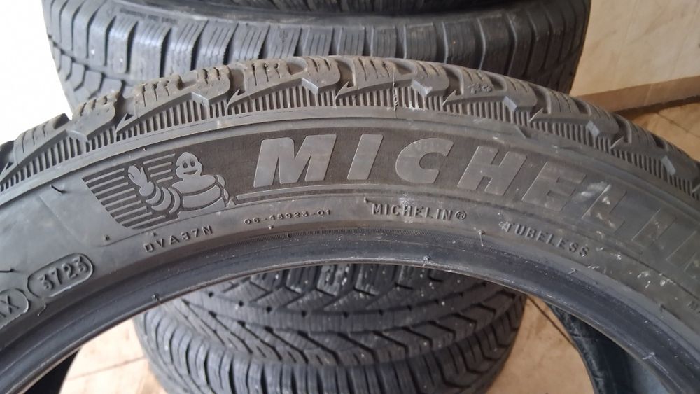 4-броя зимни гуми 235/45/R18 Michelin PILOT ALPIN 5
