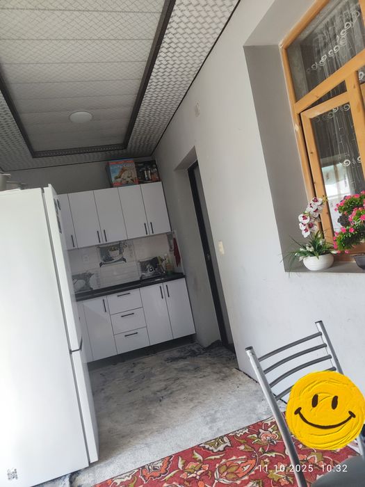 Срочна 2 хоналик дом сотилади шароитлари ремонти  зор