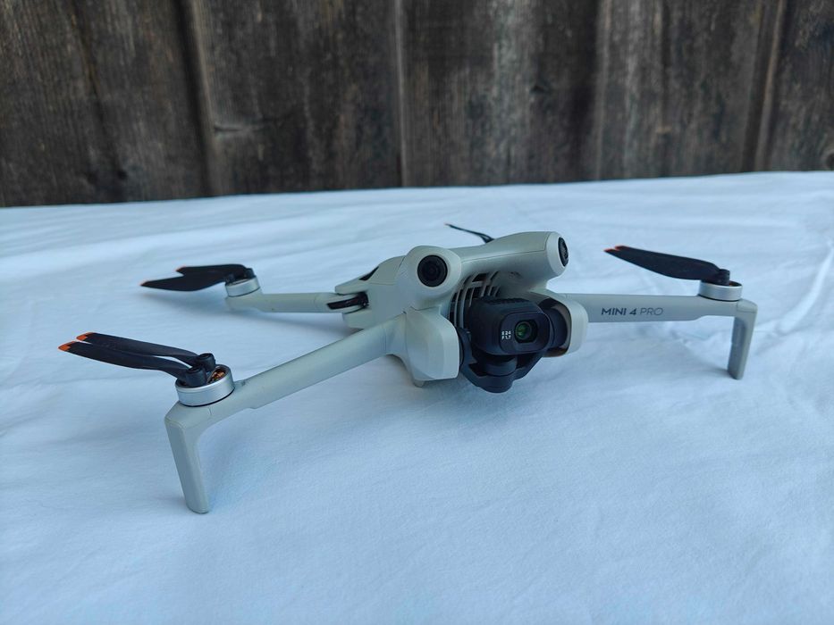 DJI Mini 4 Pro Fly More Combo cu RC2 – în cutie, în garanție + BONUS