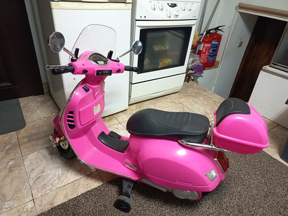 Продавам детски Електрически скутер