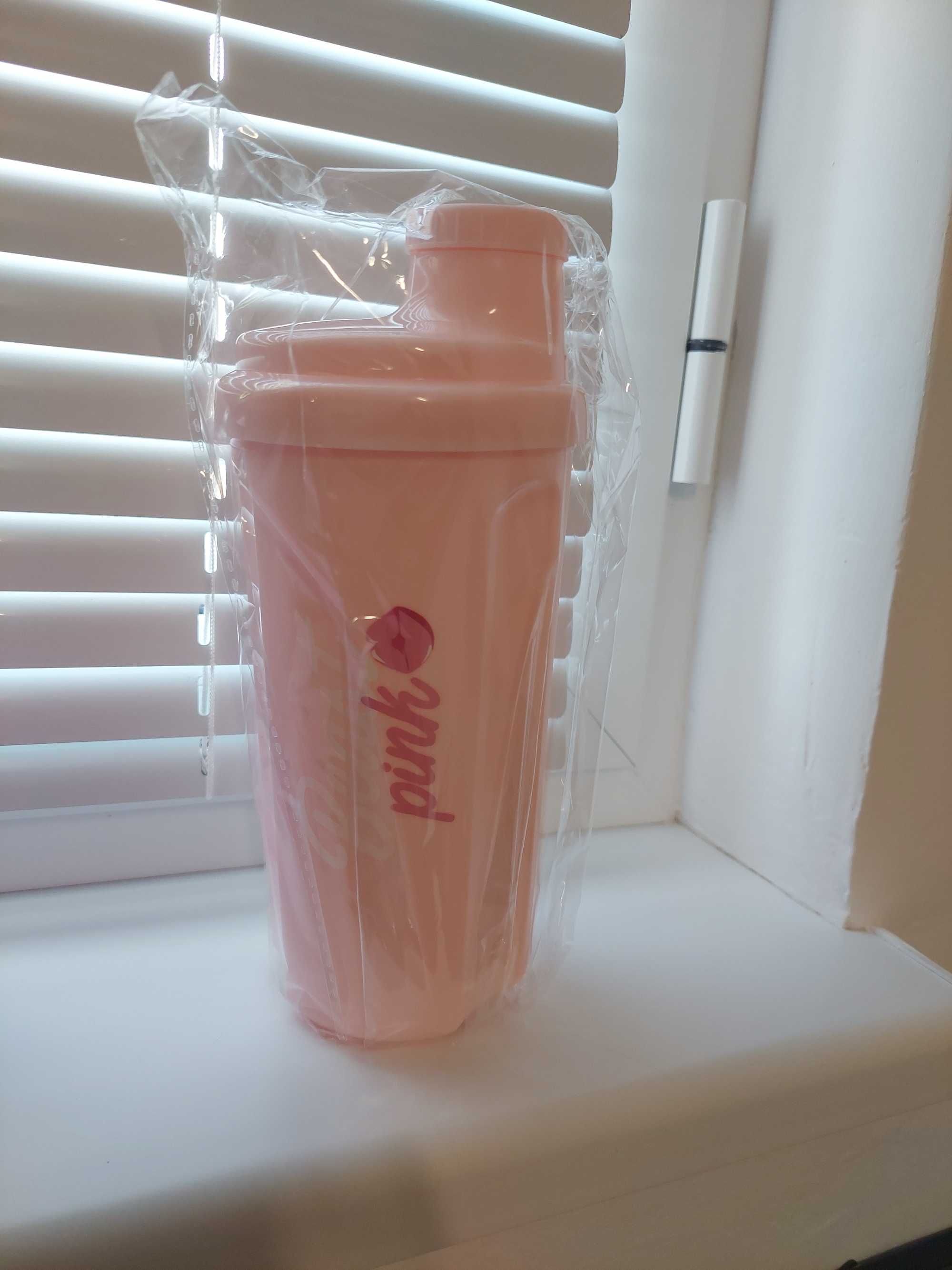Шейкър Beast Pink Rose и 	
Спортна бутилка Sips&Dips550ml само за 5лв