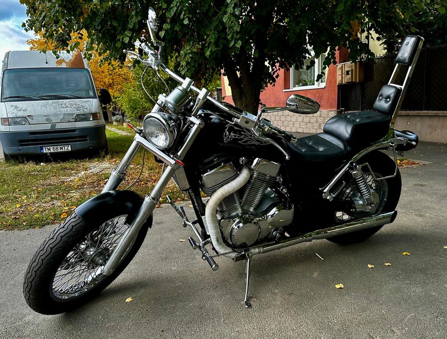 Vând Suzuki Intruder 1400 an 2006