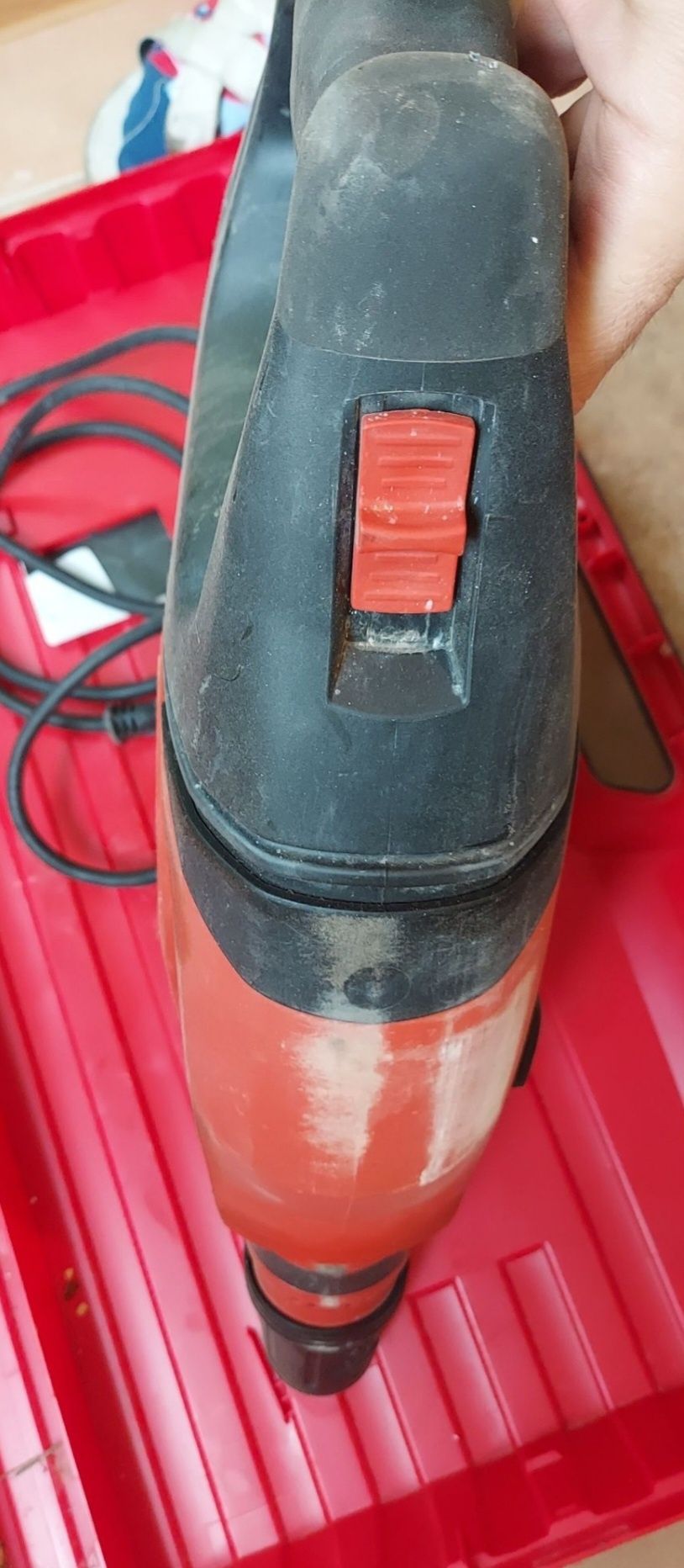 Hilti ТЕ 80-ATC/AVR ударно пробивна машина
МАШИНА Професионална Оригин