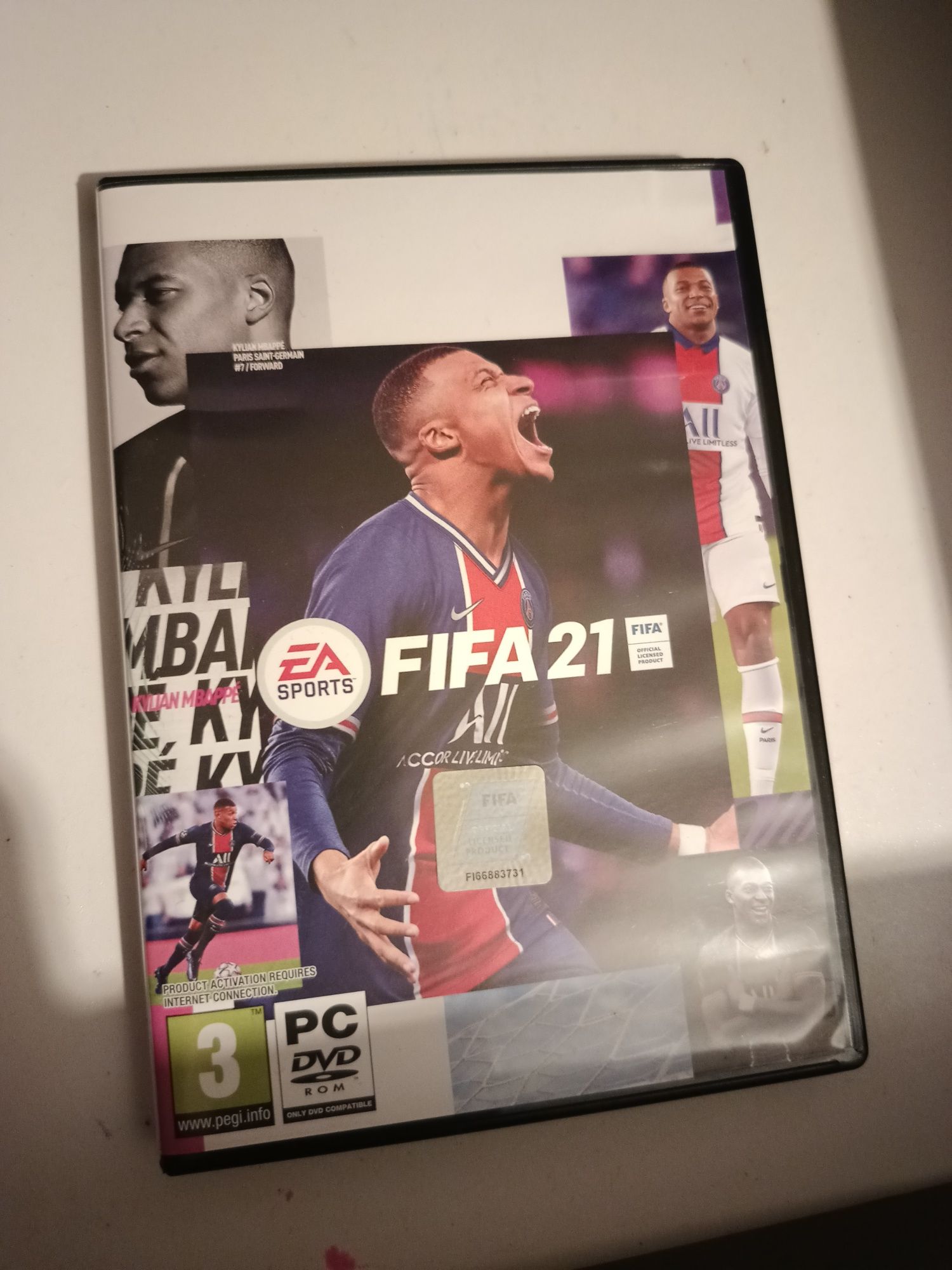 FIFA 21 cu 6 sidiuri cu transferurile din perioada acea pentru PC