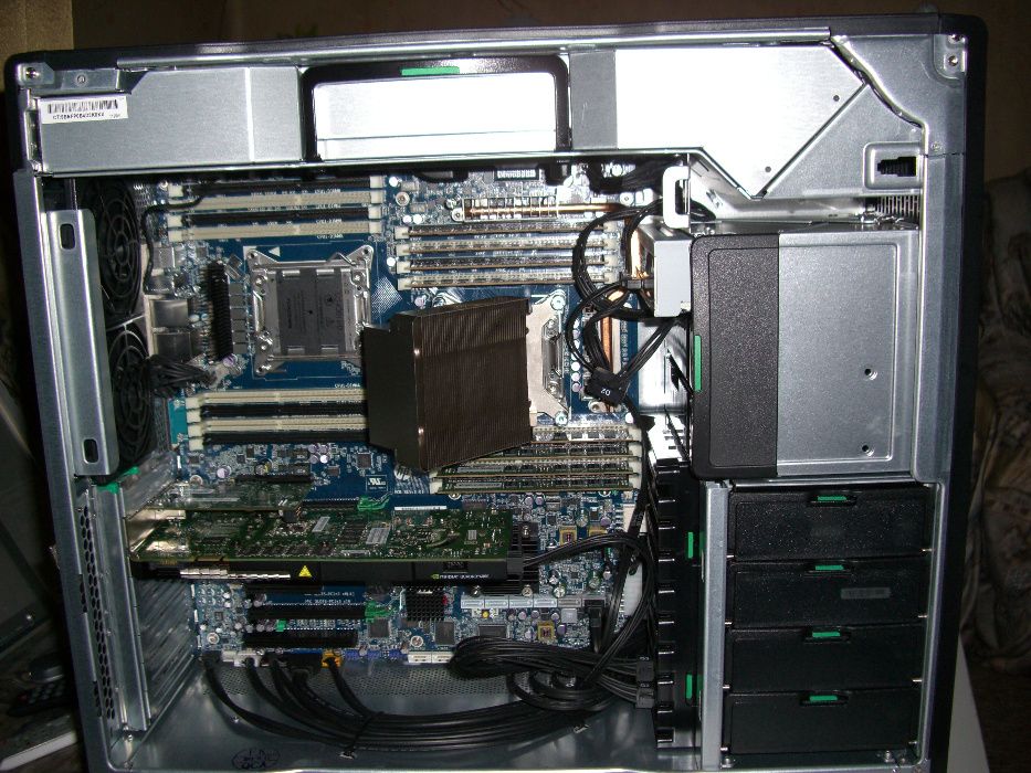 HP Workstation Z820 Intel Xeon E5-2660 Nvidia Quadro K4200 SSD 2TB