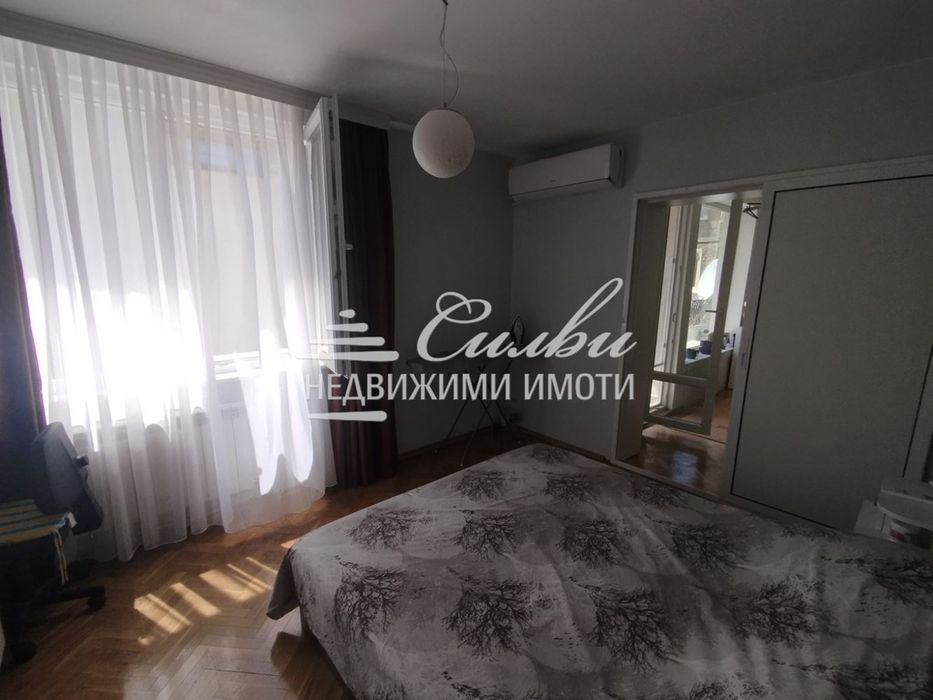 Четиристаен ТУХЛЕН след ОСНОВЕН ремонт - кв.Център