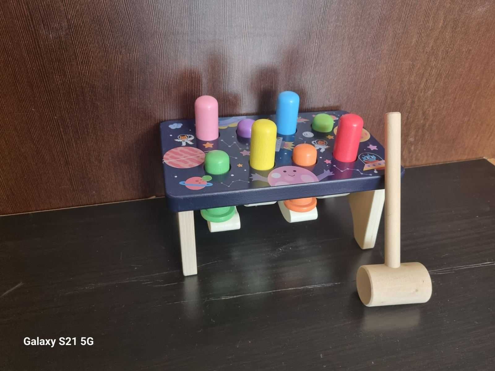 Hammering pounding toy