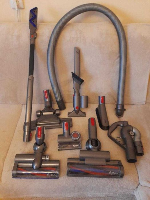 Se vand accesorii  pentru aspirator cu fir Dyson CY