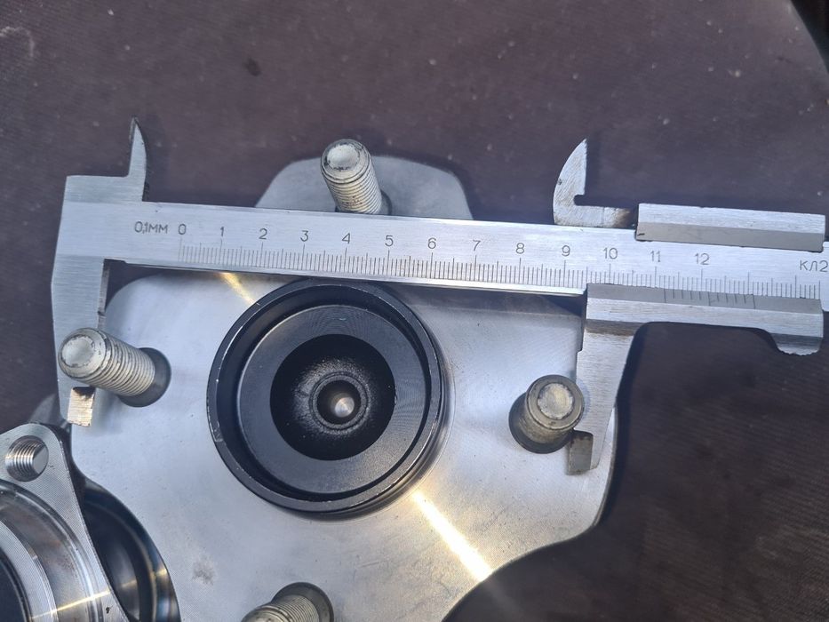 Продам ступицы заднии от Тайоты Ярис