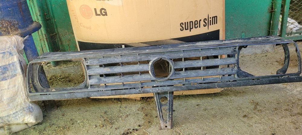 Продается решотка на джетту и гольф мк2