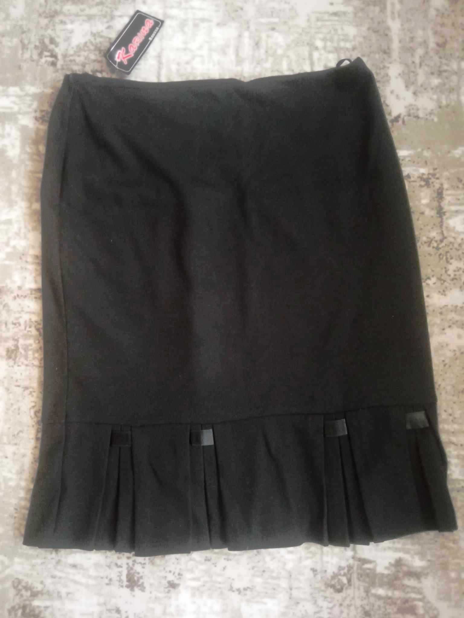 черна пола, размер 48