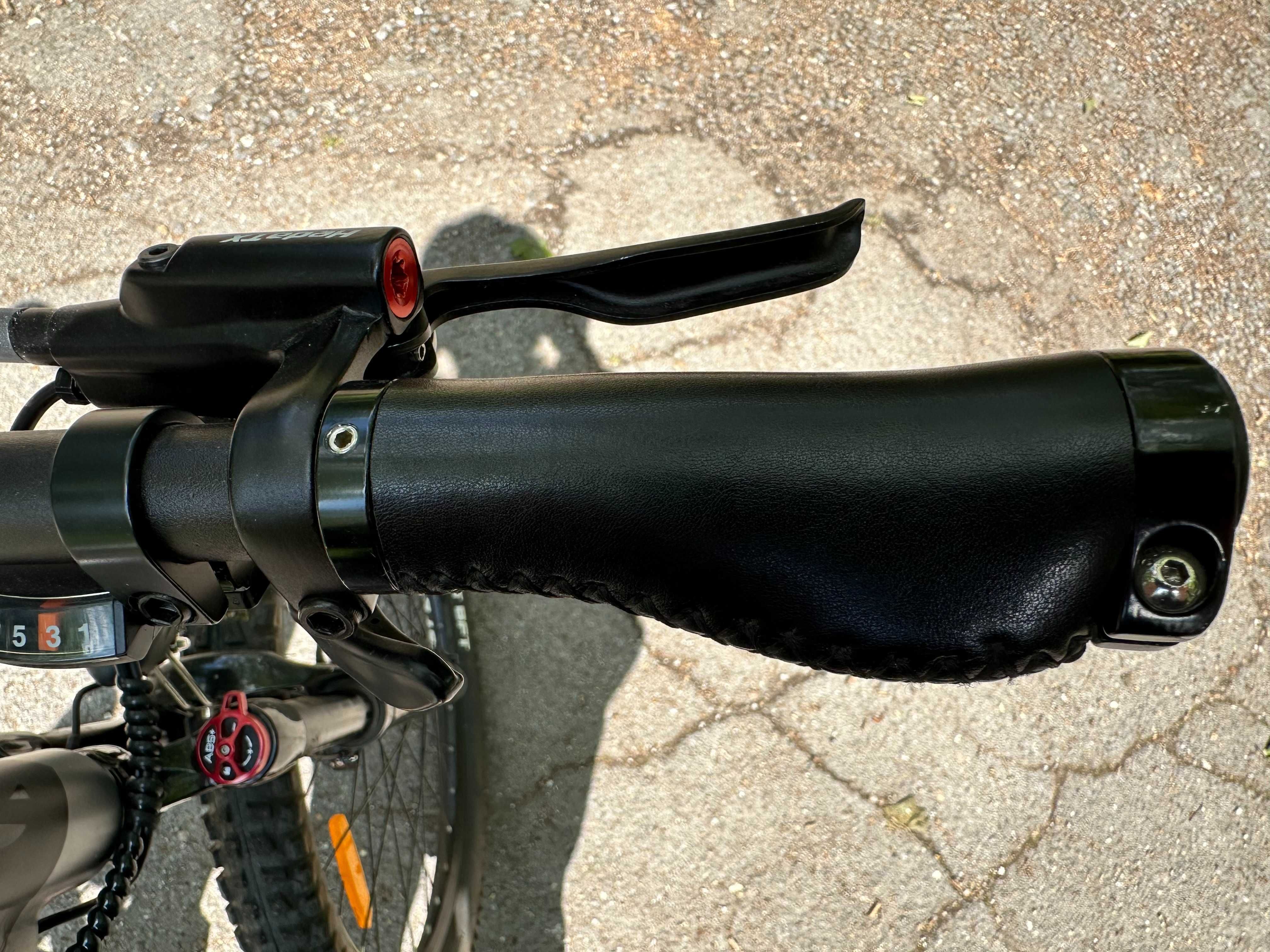 Electric Bike Mid-drive 48V 1000W 27.5 15Ah Battery Hydraulic Brakes