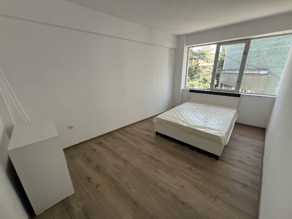 Închiriez casa 4 camere