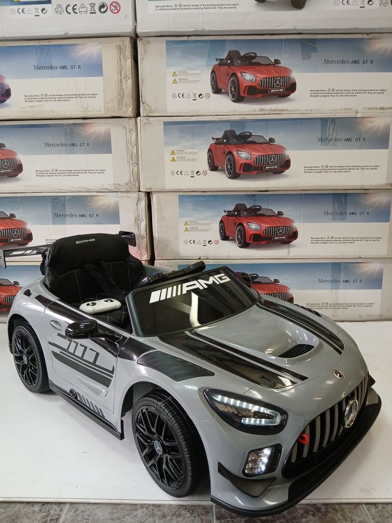 Чисто нови акумулаторни коли MERCEDES AMG GT3 с меки гуми