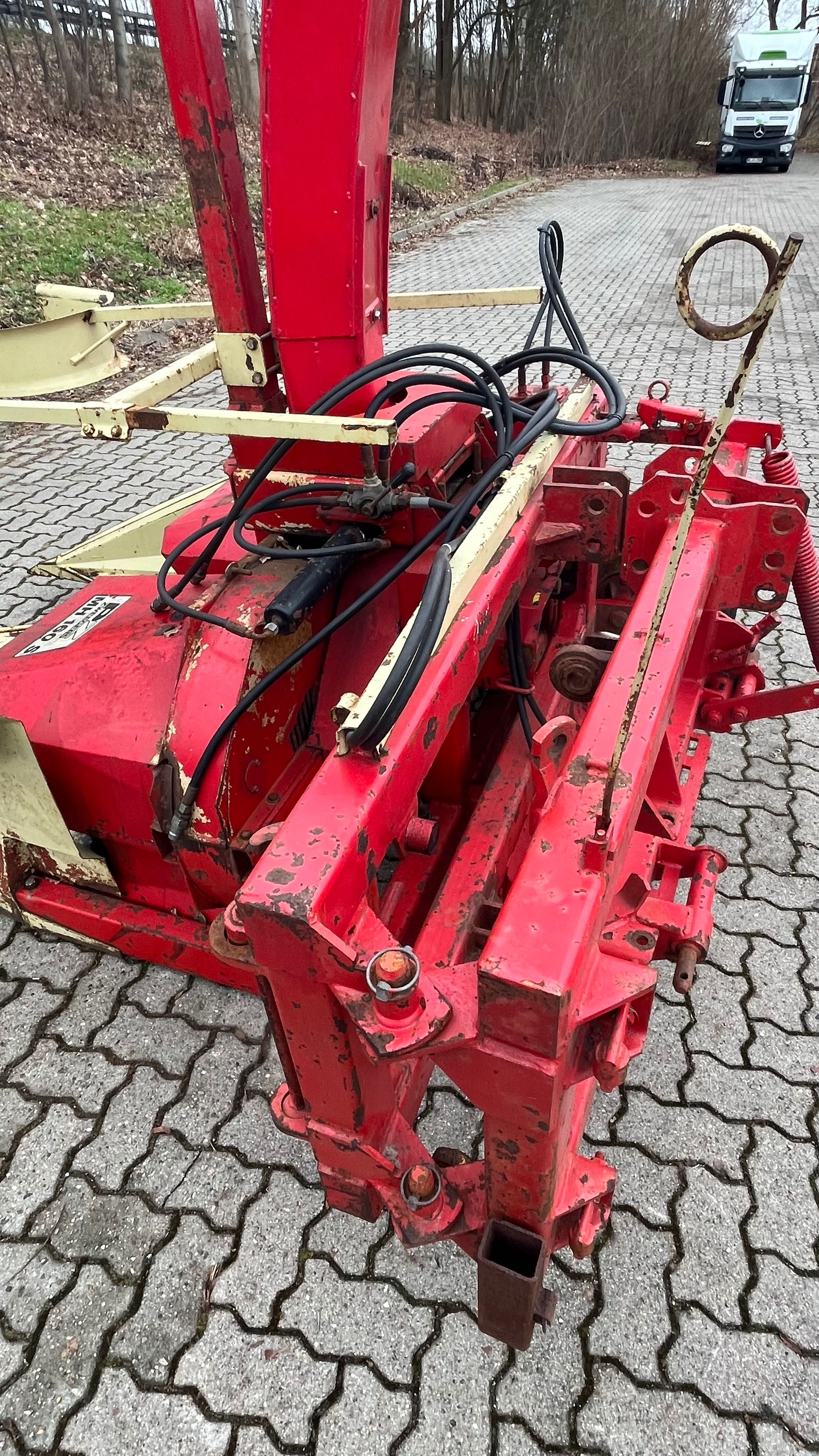 PZ makka o’radigan, Silos Belarus Claas Arion case puma tortadi