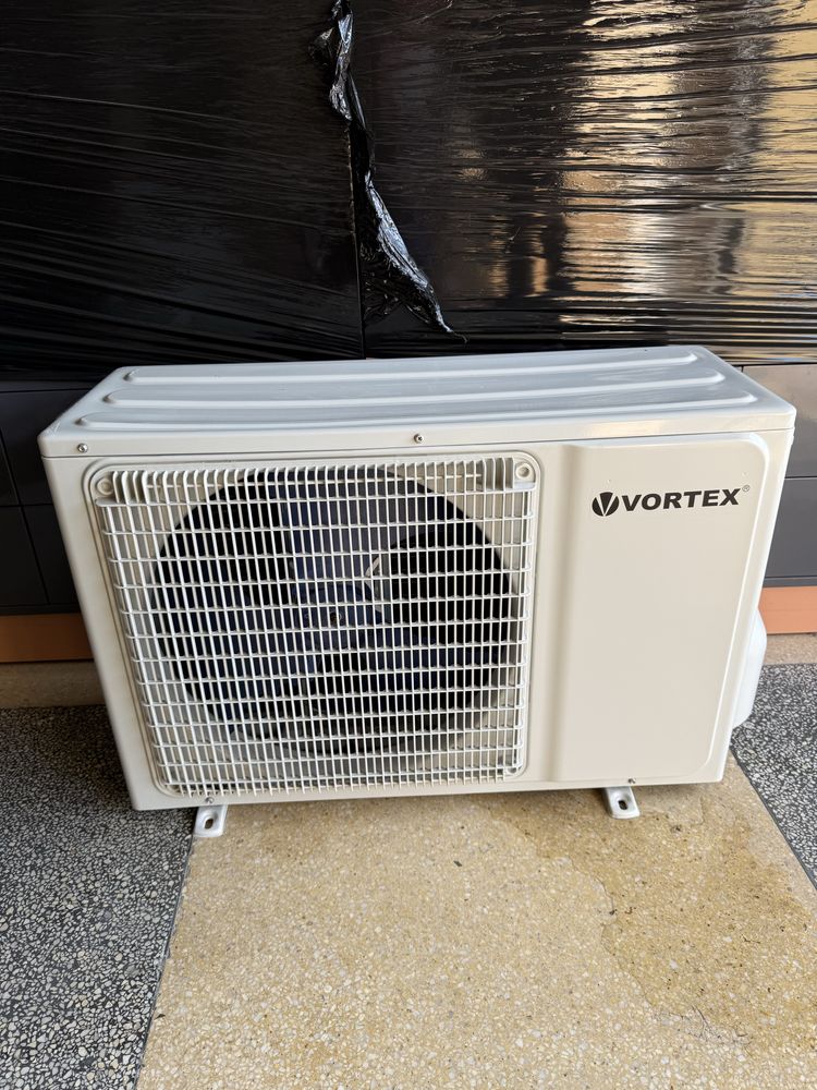 Vând aparat de aer condiționat Vortex VAI1820FAW